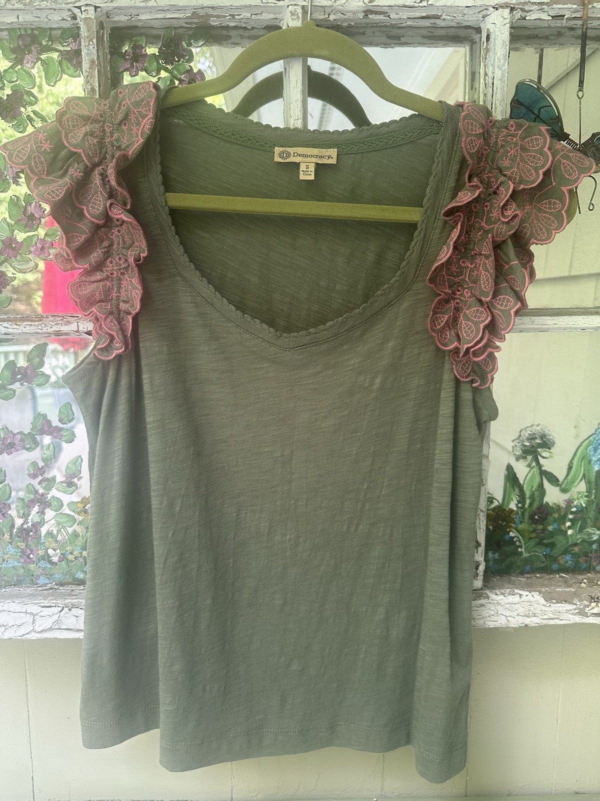 Democracy Women’s Unique Ruffle Sleeve Top Army green With Pink Accent Size S