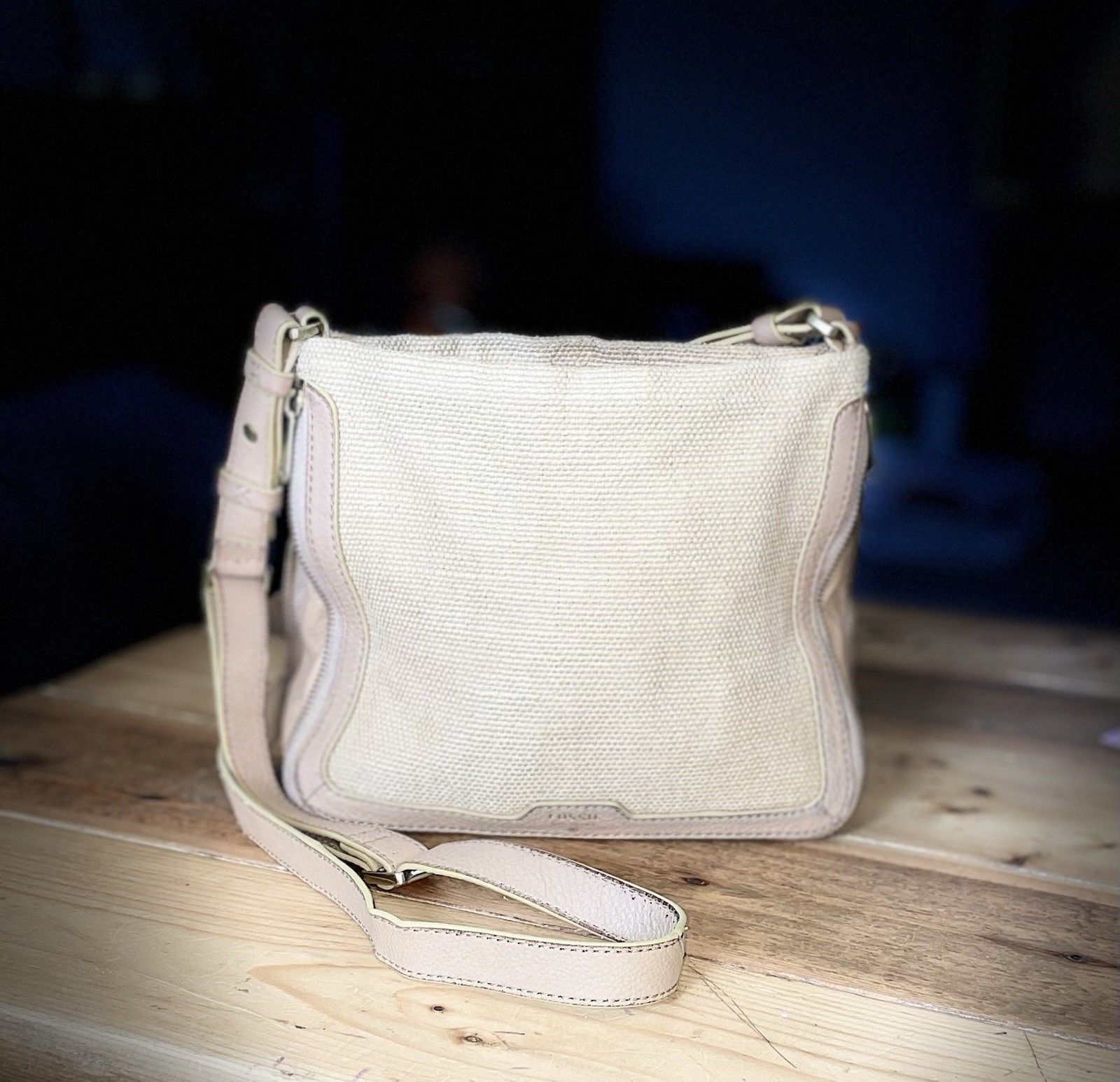 Fossil Crossbody beige tightly woven jute & Leather Accents Med Casual Shopper