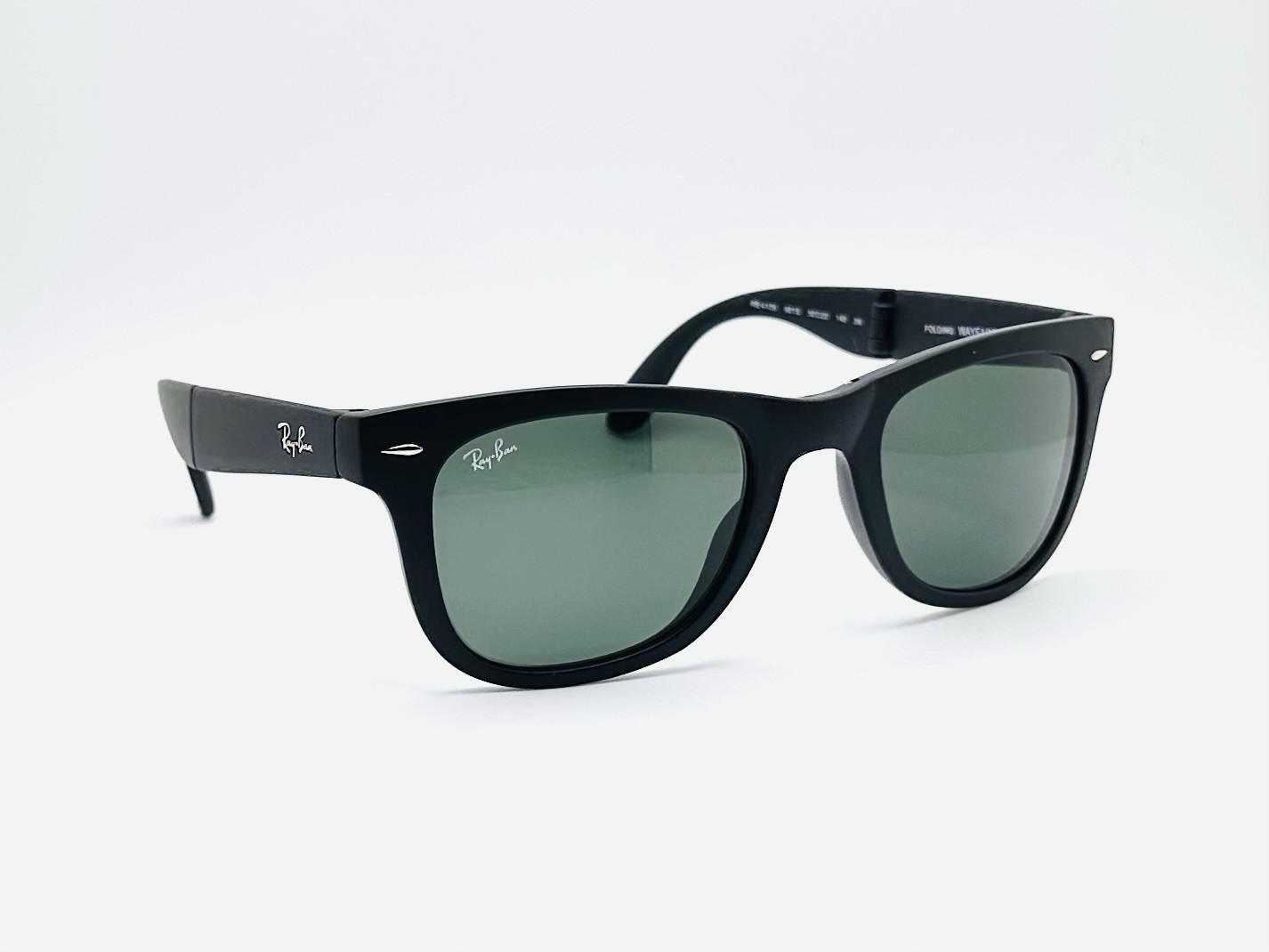 Ray-Ban Wayfarer Folding RB4105 50mm Sunglasses – Matte Black Frame/ Green Lens