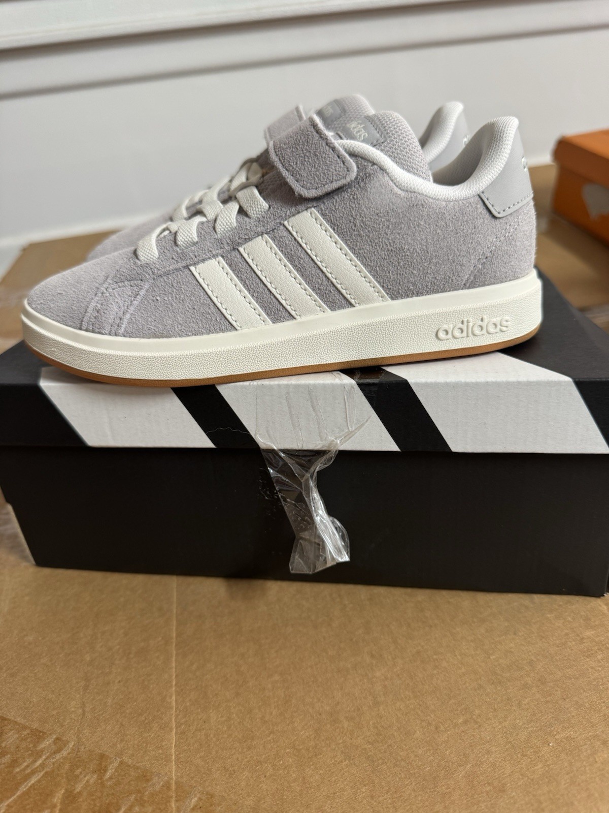Adidas Grand Court 00s Shoes Grey Two / Off White / Gum Kids Size 2 No Tie