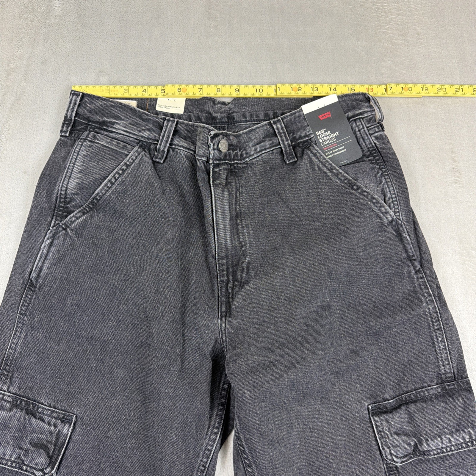 Levi’s 568 Premium Jeans Mens Size 33×32 Black Loose Straight Cargo Denim Cotton