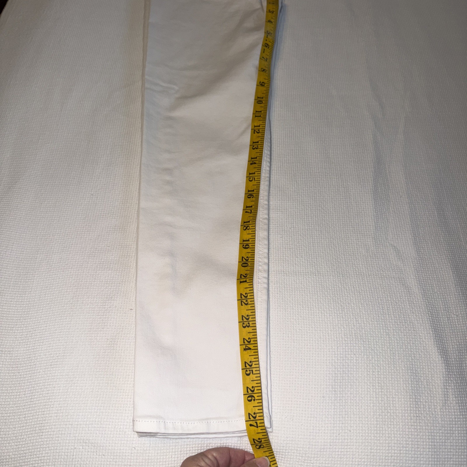 American Eagle Stretch Women’s Mom Jean Size 00R White Denim