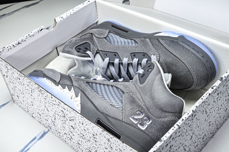 AJ 5 Retro Wolf Grey DD0587-002 Men’s Shoe Sizes 4-13 (New With Box)