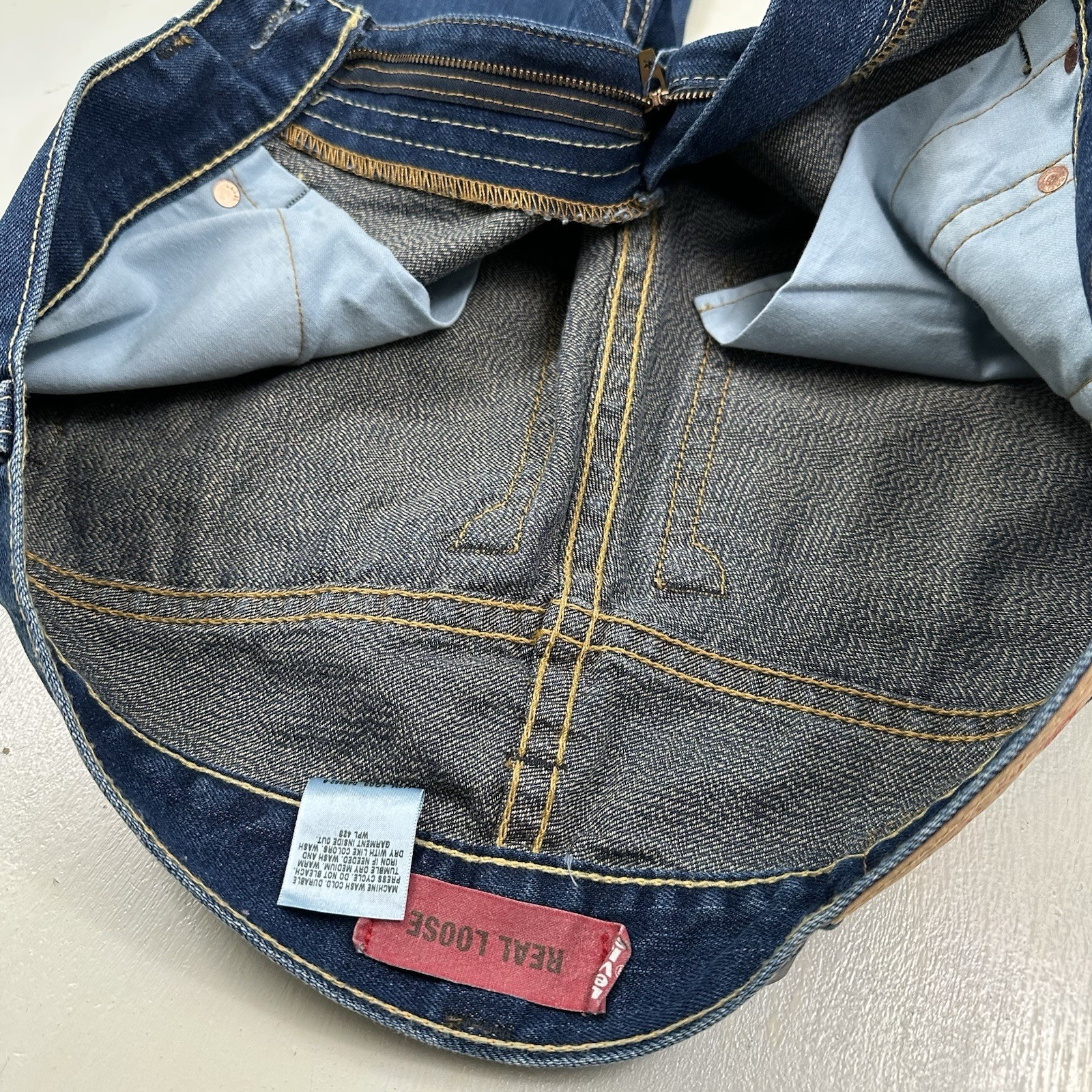 Y2K VTG LEVI’S TYPE 1 REAL LOOSE Jeans Men Actual 31×26 BAGGY Skater Blue Denim