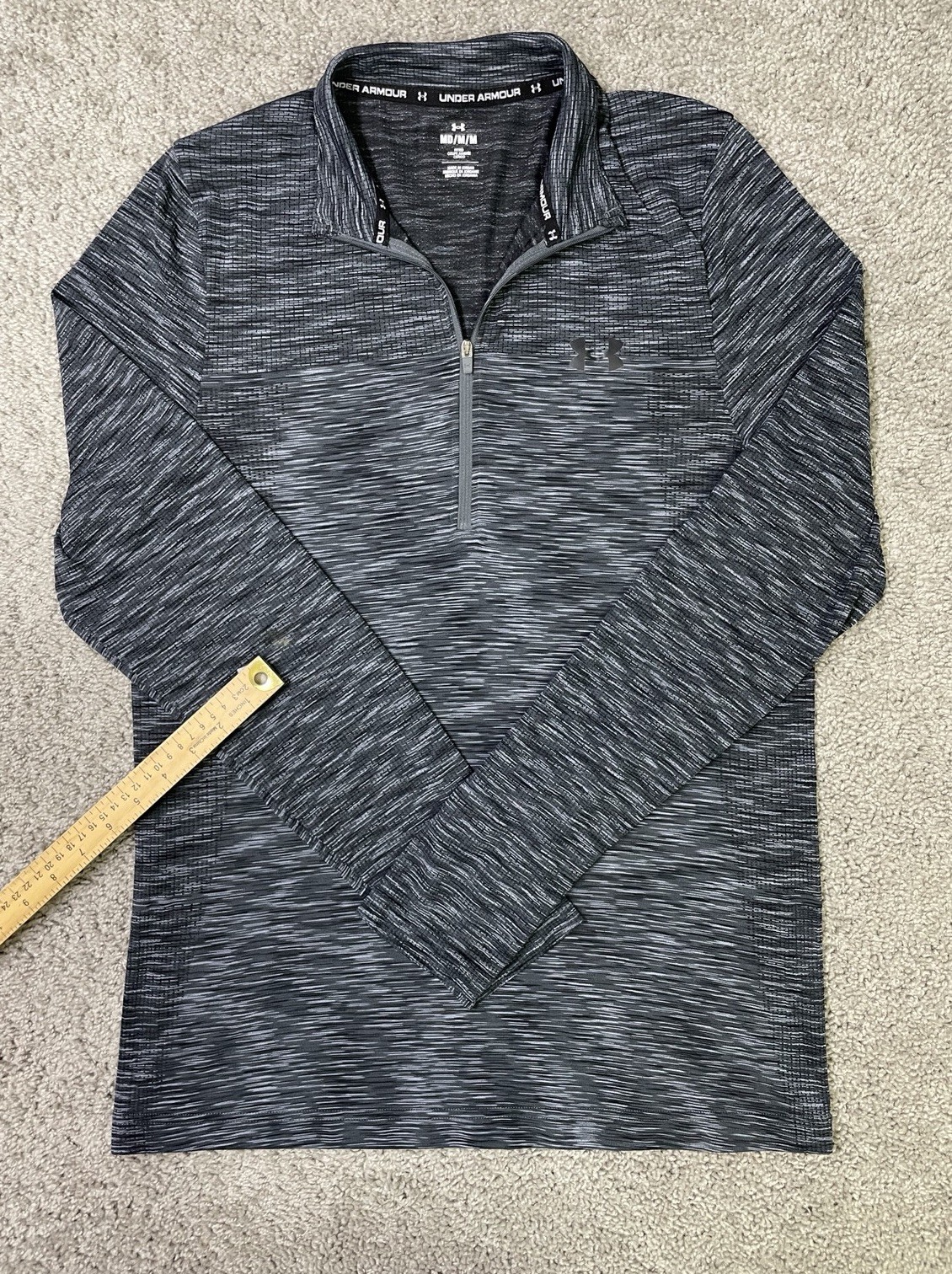 Under Armour Men’s Seamless 1/2 Zip Pullover Lightweight Black 1359875 Medium