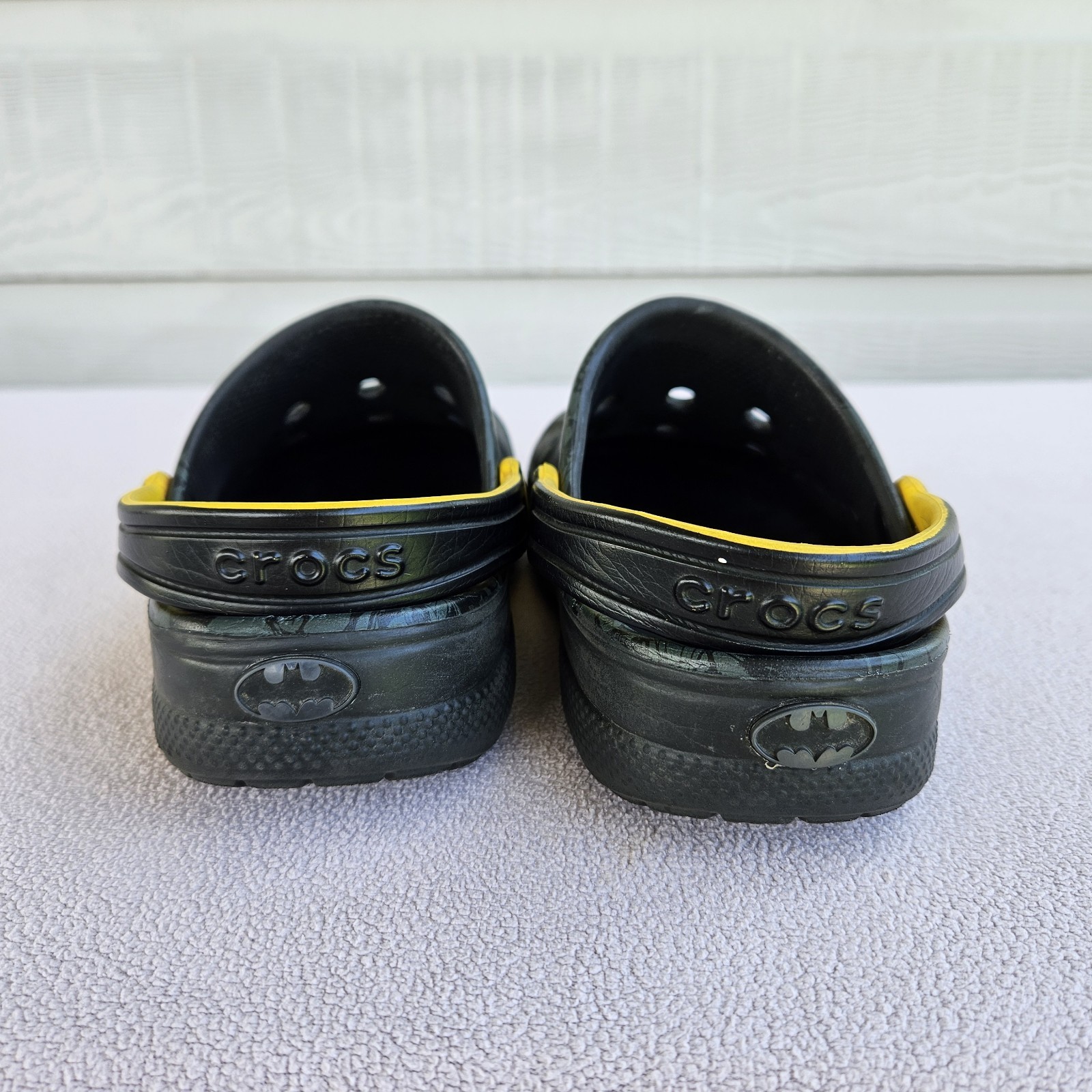 Crocs Baya Clog Boy SZ J1 Slip-On Black Batman Superhero Water Resistant