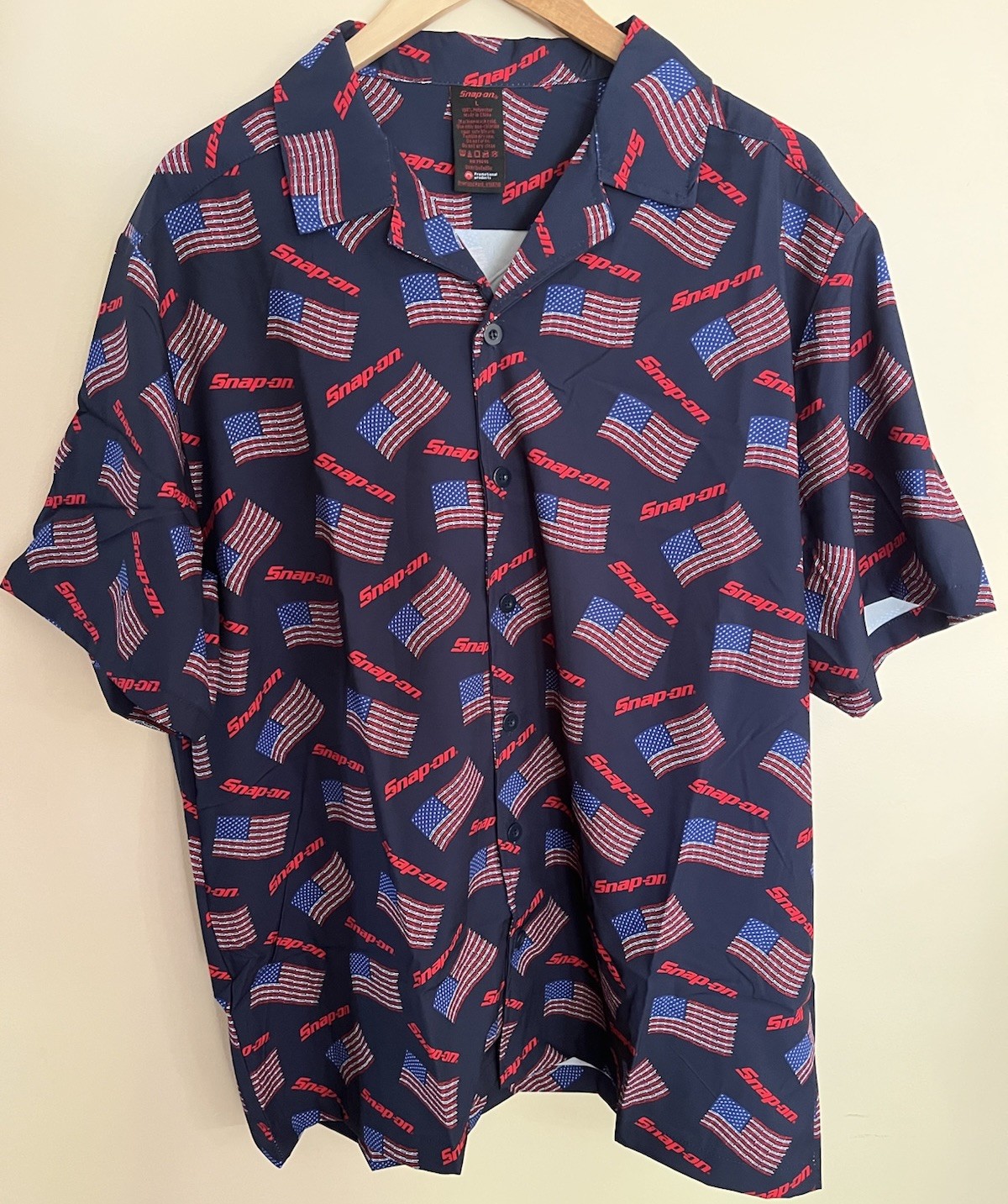 Snap-on brand American flag patterned button-down Men’s Shirt- Polyester (XL)