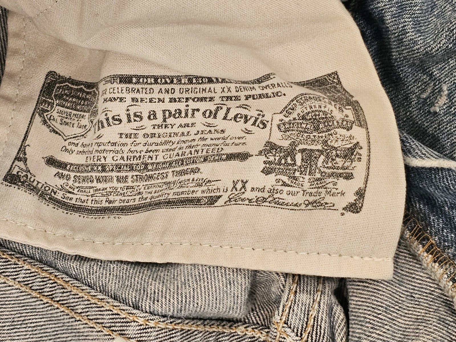 Levi’s 501xx Button Fly Men’s Cotton Denim Jeans – Light Stonewash 36×30