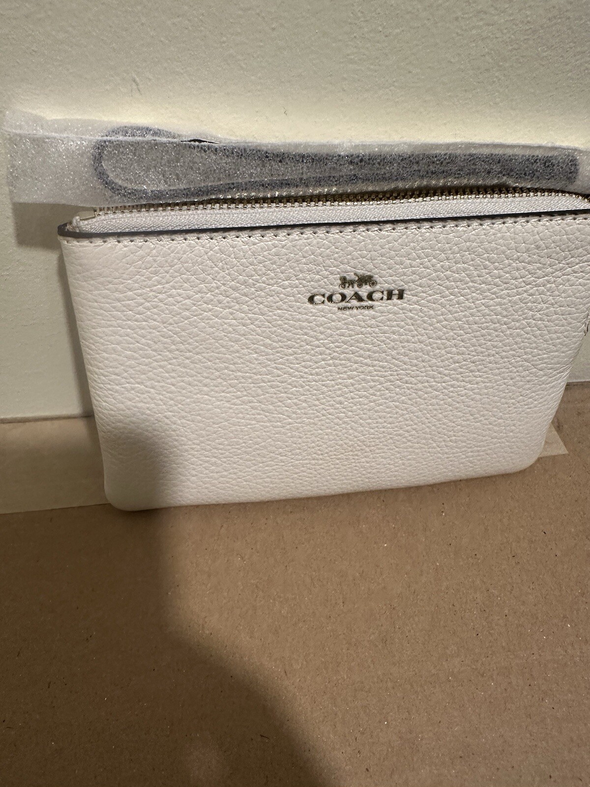 💚 Coach Corner Zip Wristlet – CP483 Chalk White Pebbled Leather – NWT