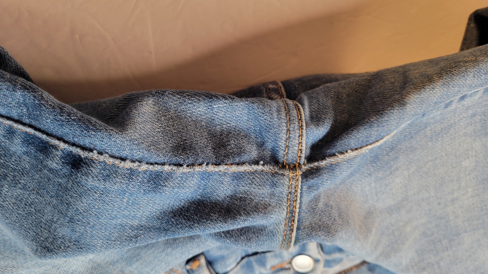 Good American Size 8 / 29 Shredded Split Back Pocket Distressed Jeans Raw Hem