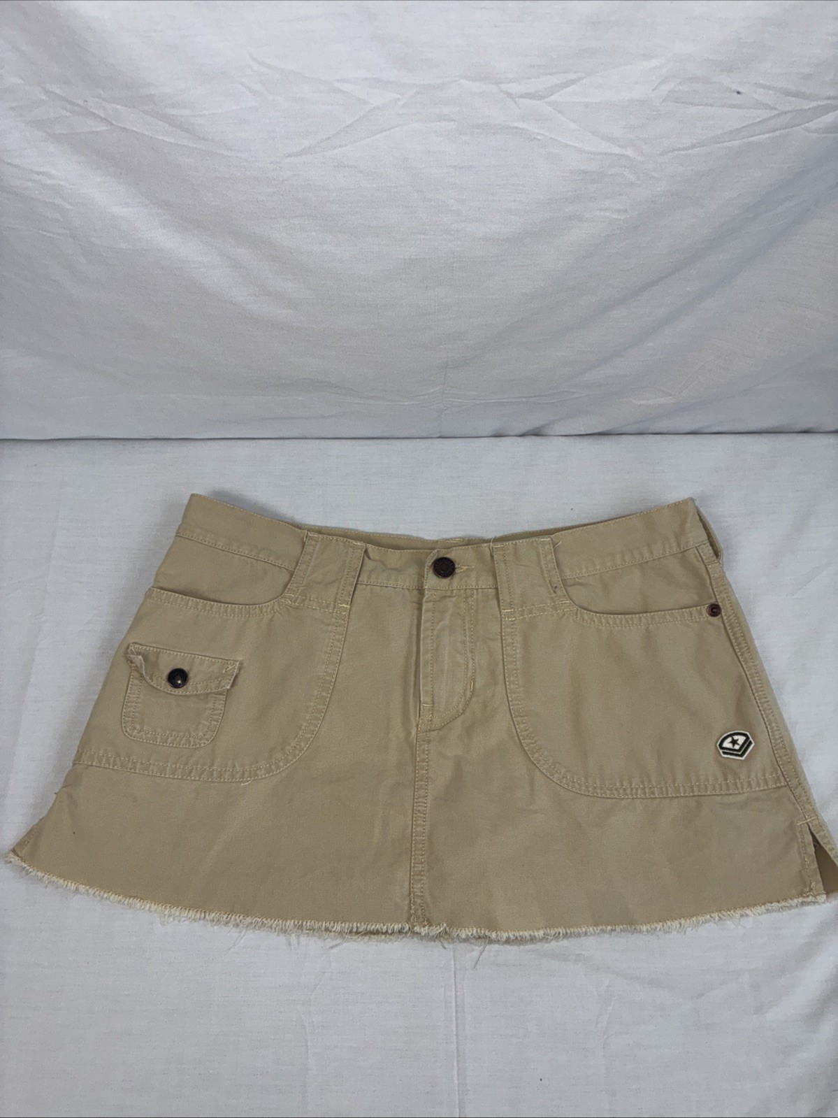 Abercrombie And Fitch – Mini Skirt with Shorts Size 4 – Tan- PRE-OWNED – GOOD