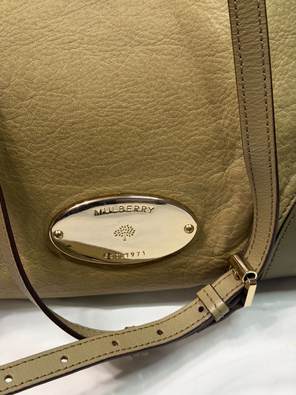 Mulberry Taylor leather 2 way with gold-tone hardware, double zip close