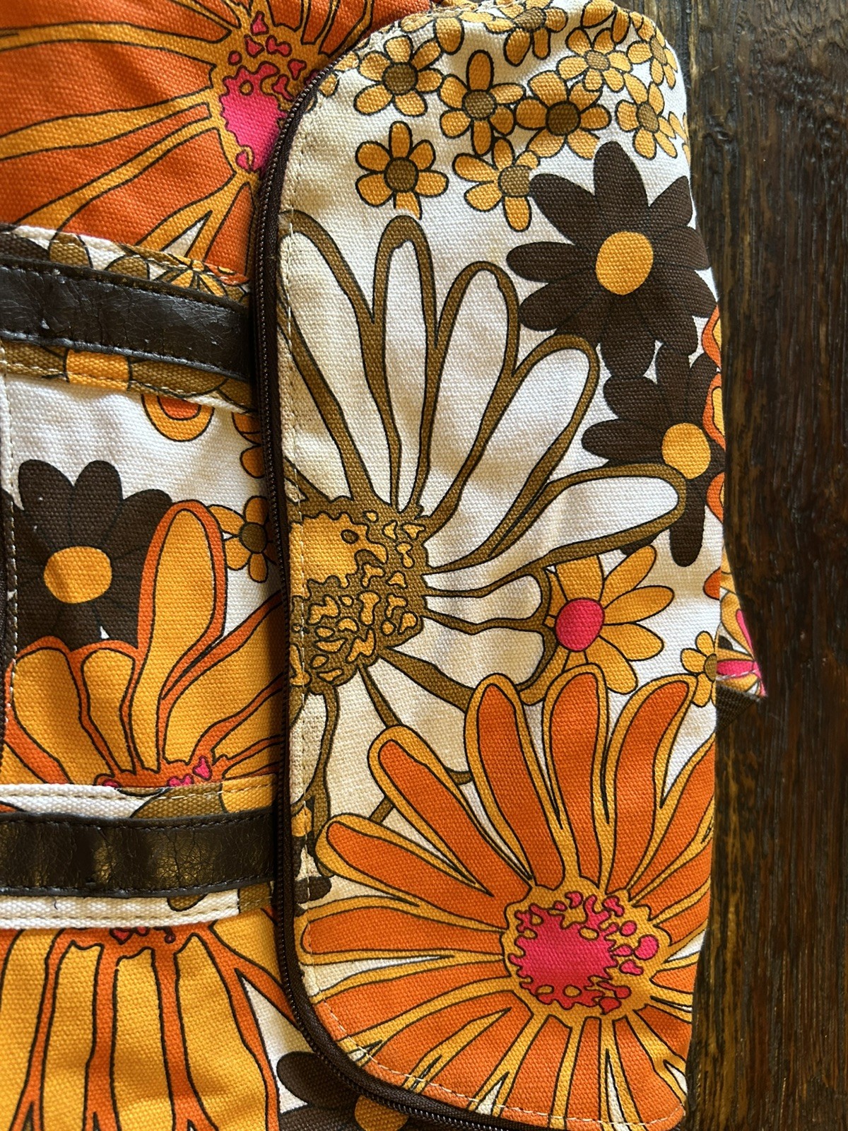 Roxy Vintage Backpack with a 70’s style.