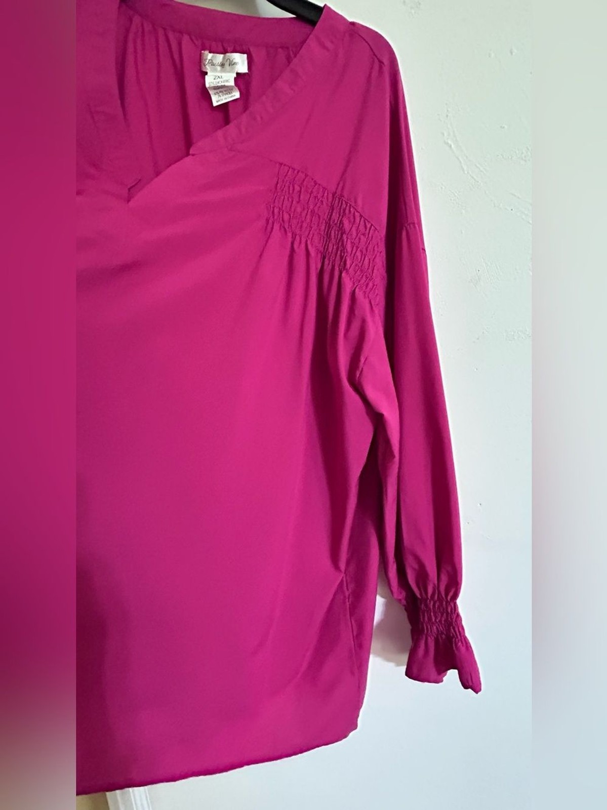 Paisley Vine 2X Fuchsia Long Sleeve Tunic Blouse V Neck Smocked Ruffle Cuff GUC