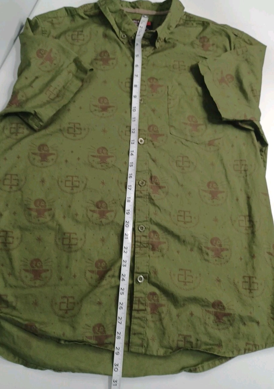 Troll Co Button Up Shirt Mens Sz XL Green Short Sleeve Logo Pocket (L4)