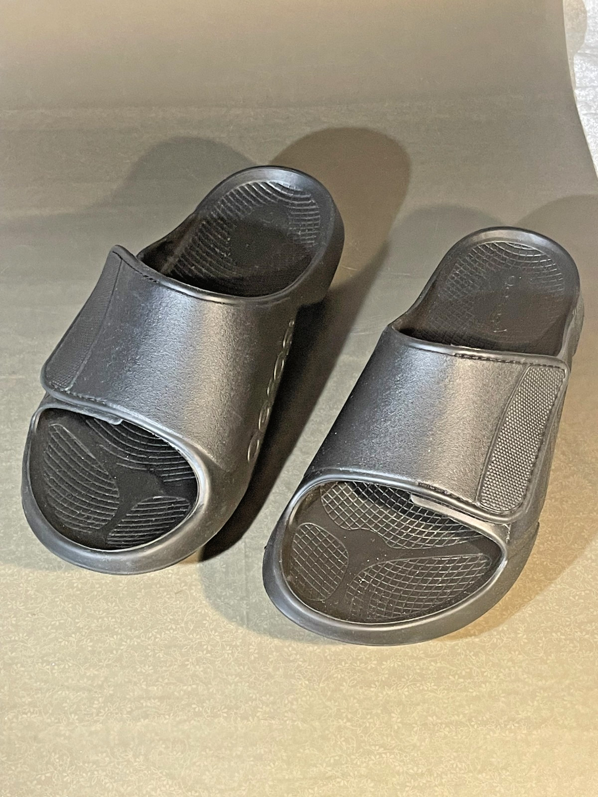 Oofos Unisex Ooahh Sport Slide M8/ W10 Black Slip On Flex Sandals (inv# A104)