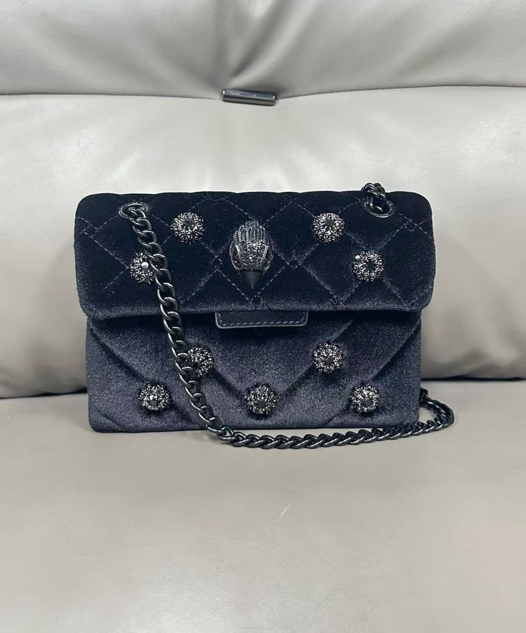 Kurt Geiger London Black Velvet Quilted Crossbody Silver Flower Eagle 20×8×15 cm
