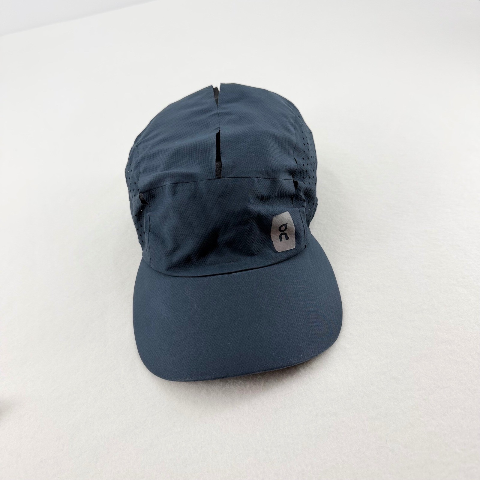 On Running Lightweight Cap Unisex OS Navy Blue Breathable Athletic Excellent