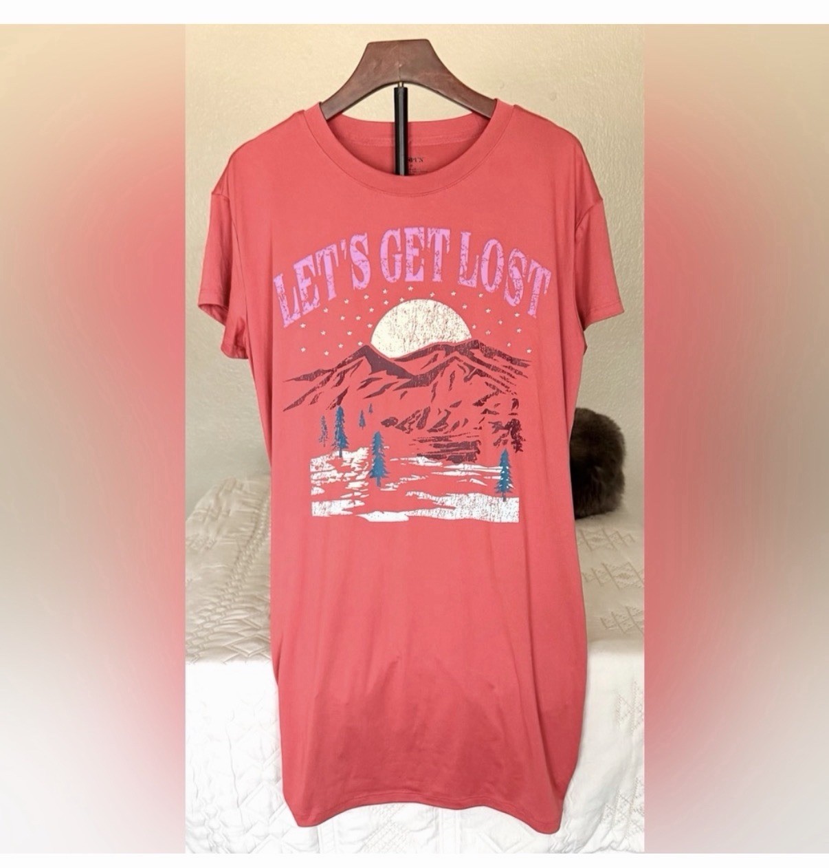 Joyspun Women’s S/M Red Graphic Print Sleepshirt w/ Pockets Crew Neck