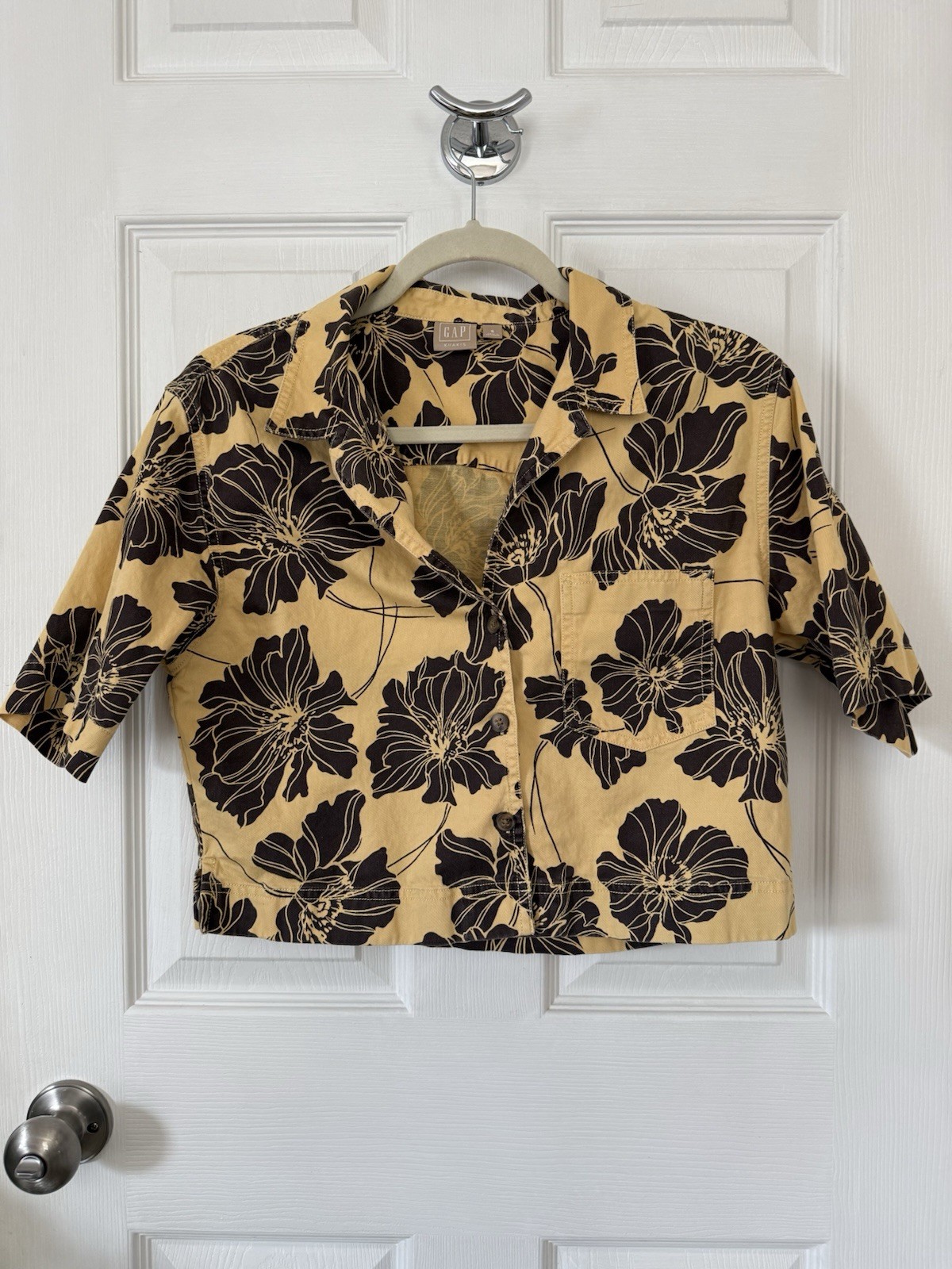GAP Womens Short Sleeve Cropped Floral Button Front Shirt Mustard & Black Size S