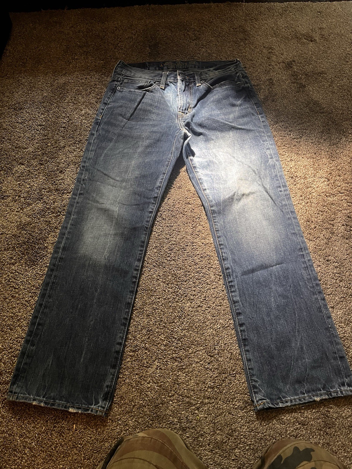 Men’s American Eagle Outfitters original Straight blue jeans size 29-30Wx32L