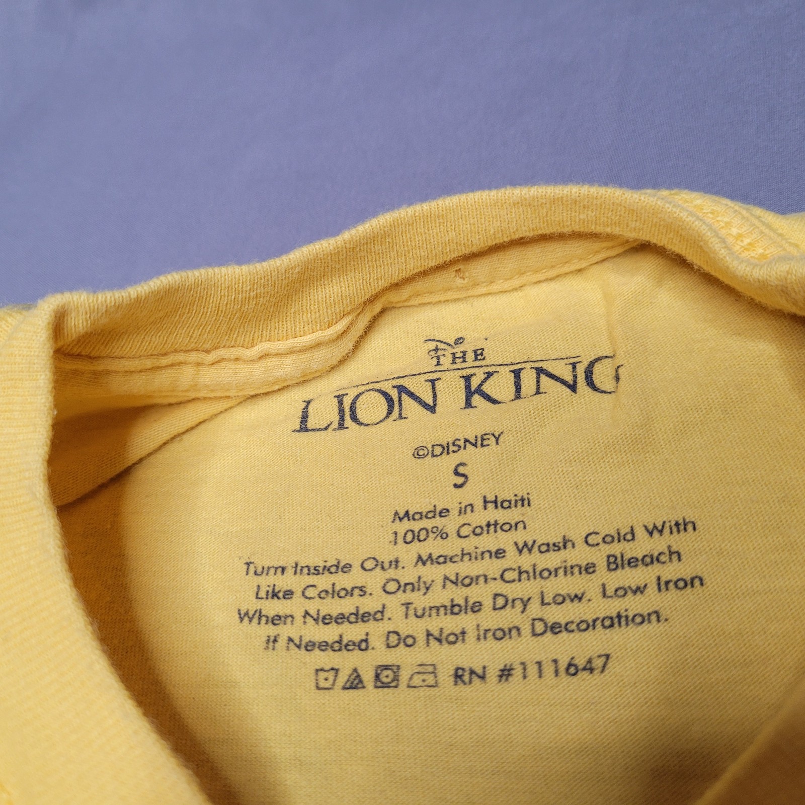 Disney Lion King Shirt Mens Small Hakuna Matata Simba Timon Pumbaa Graphic Tee