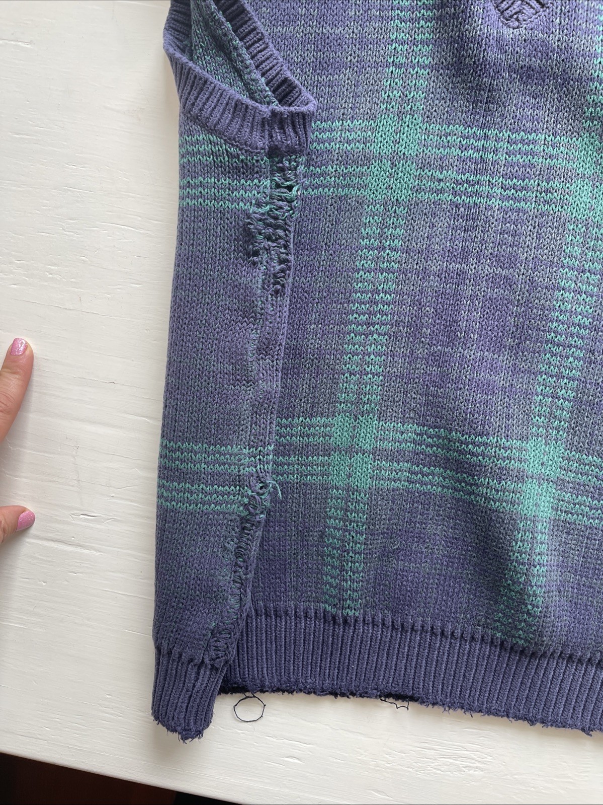 Vintage GAP Distressed Cotton Tartan Plaid Sweater Vest Pullover Men’s Small