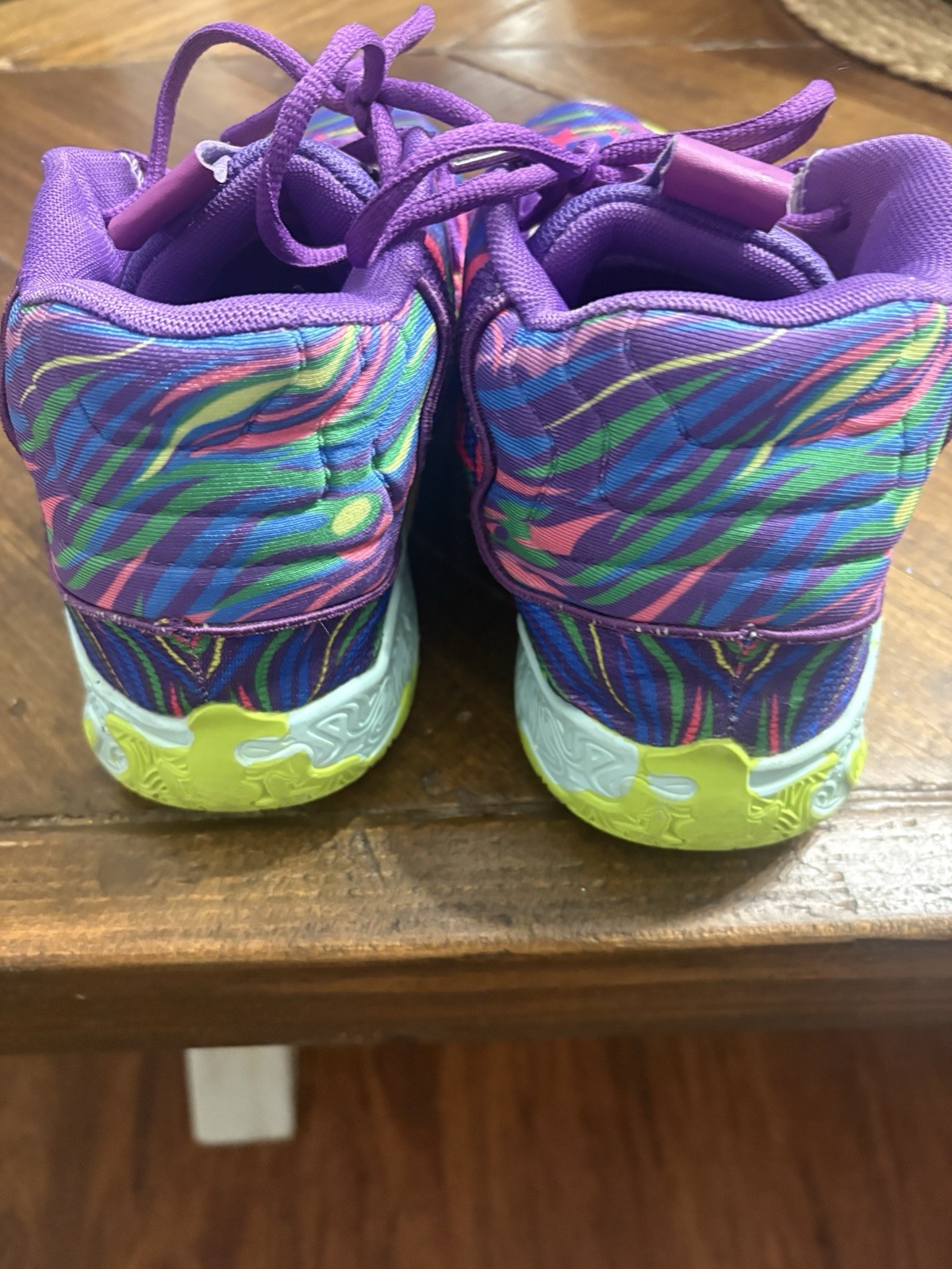 VVS SPARK High Performance Basketball shoes men’s Size 9.5