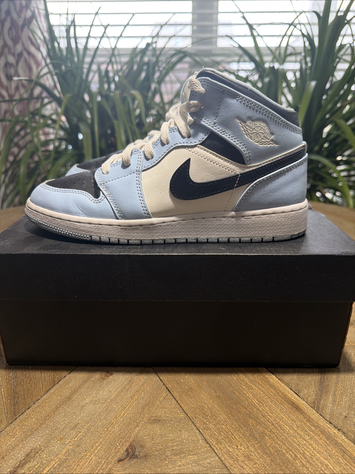 Nike Air Jordan 1 Mid ‘Ice Blue’ Black White UNC 555112-401 Size 6.5Y With Box