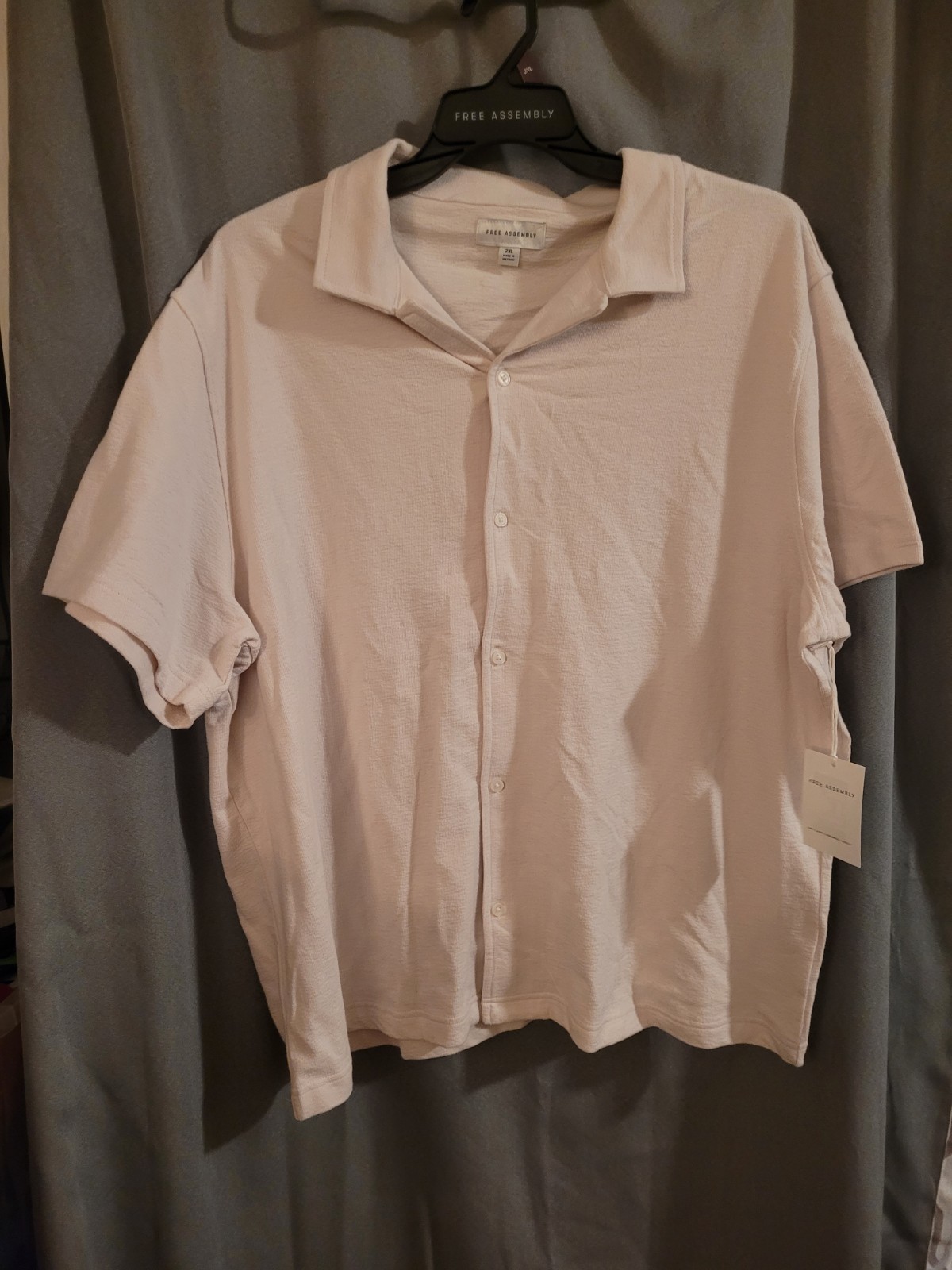 Free Assembly Texture Camp Shirt Men’s Sz 2XL Almond Short Sleeve Button Up NWT