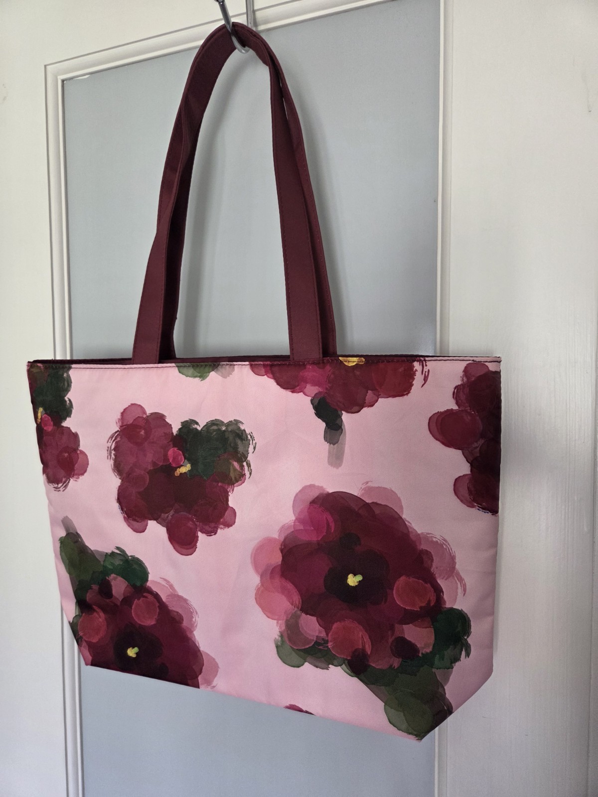 Clinique Pink Floral Tote Bag Burgundy Shoulder Straps Lined Inner Pockets