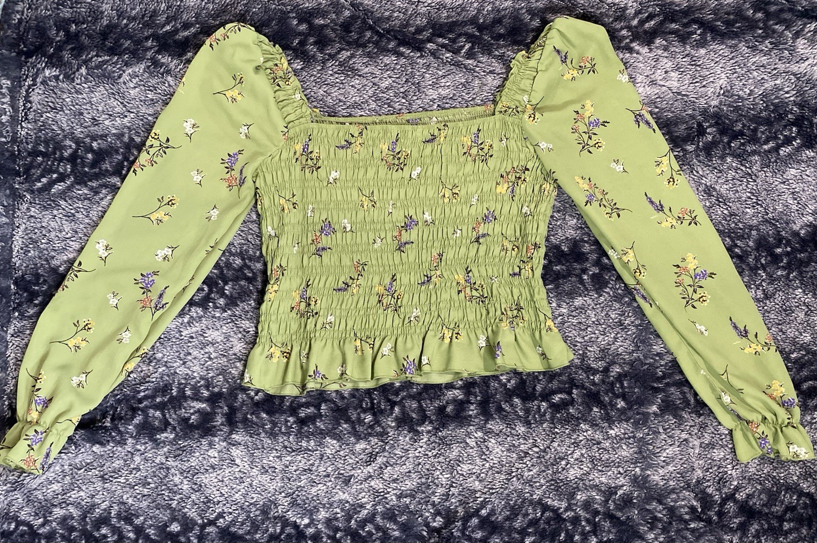 Hesperus Women’s Medium Green Floral Scrunch Stretch Long Sleeve Top