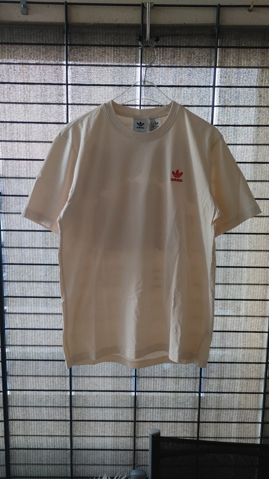 ADIDAS ROSE TREFOIL ~ Size M