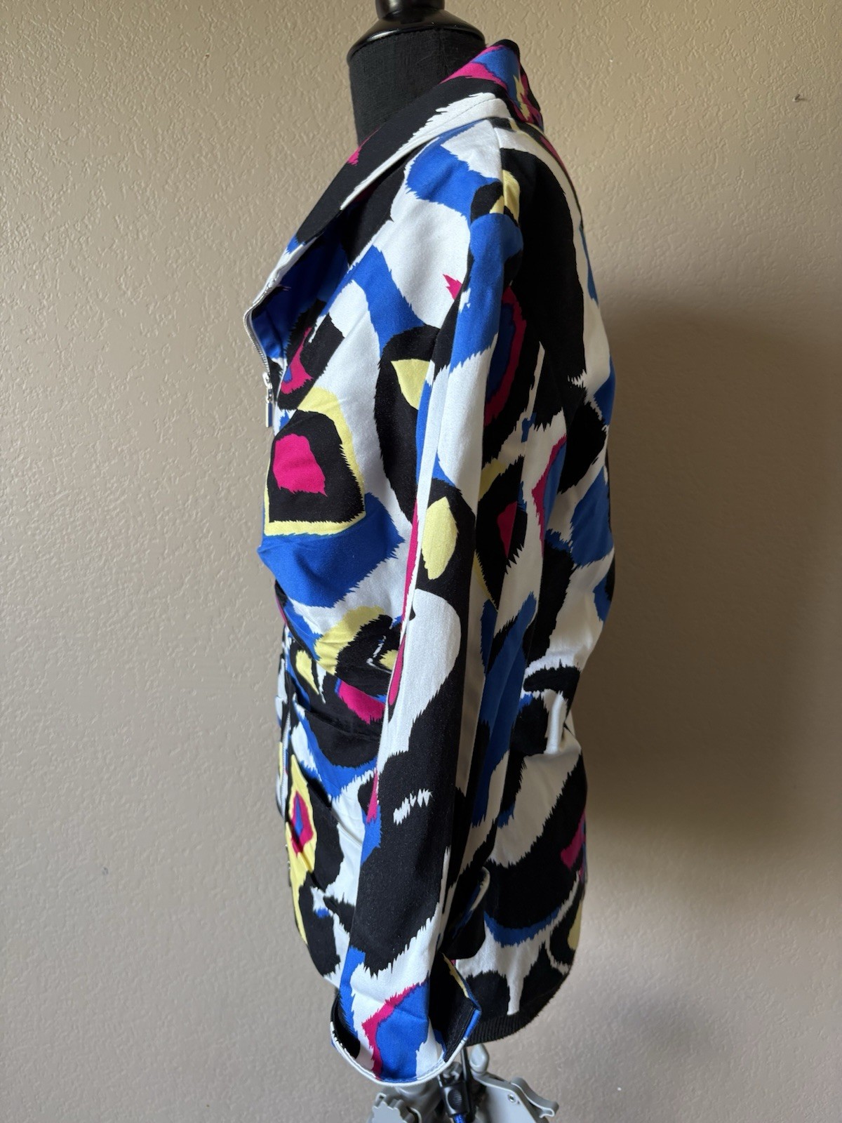 Joseph Ribkoff Zip Up Jacket Rouched Colorful Size 12 Cuff 3/4 Sleeves