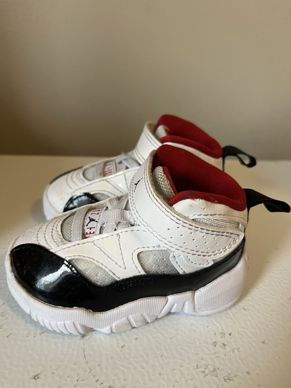 Air Jordan Jumpman Two Trey White University Red