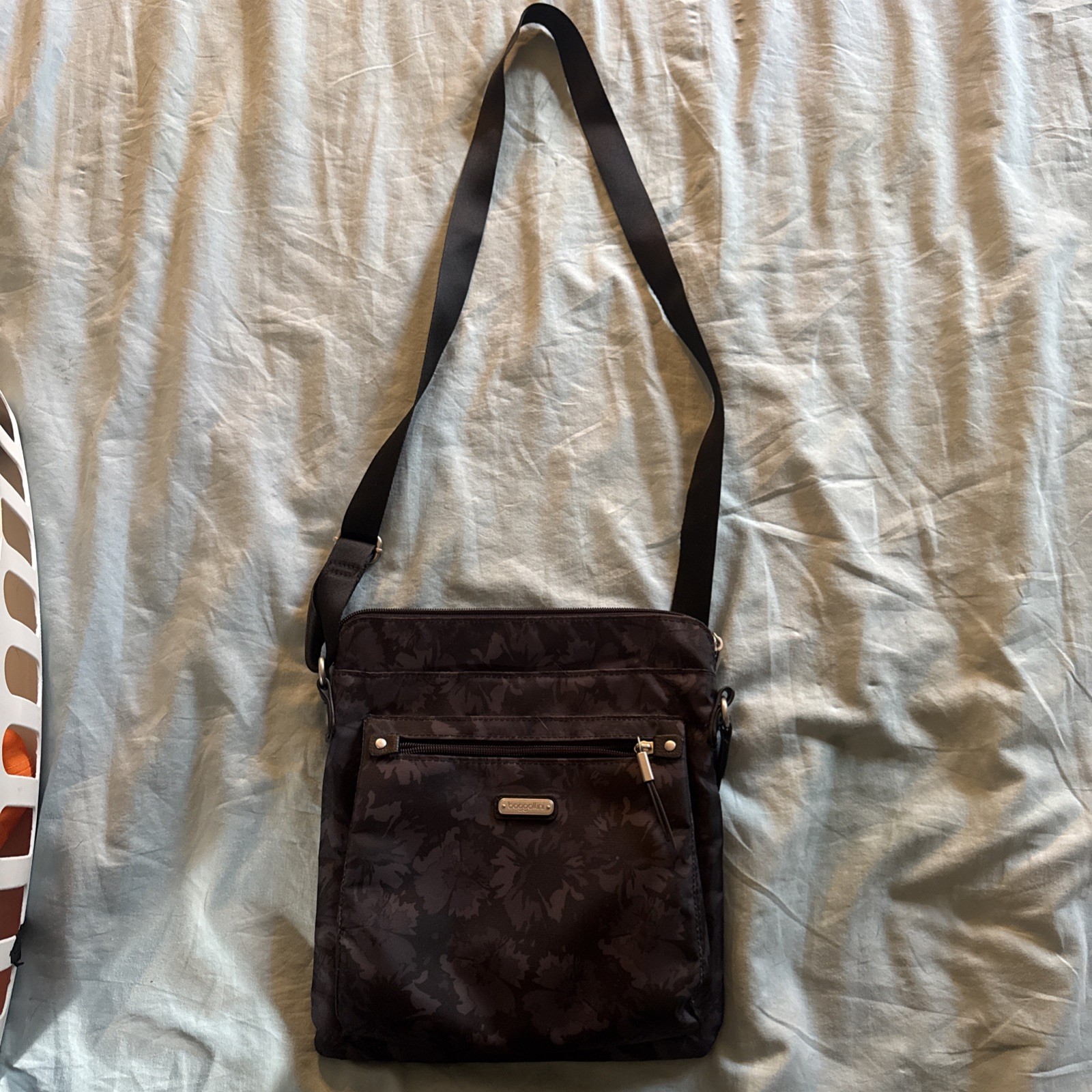 Baggallini Go Bagg Midnight Blossom Lightweight Crossbody Bag Adjustable Strap