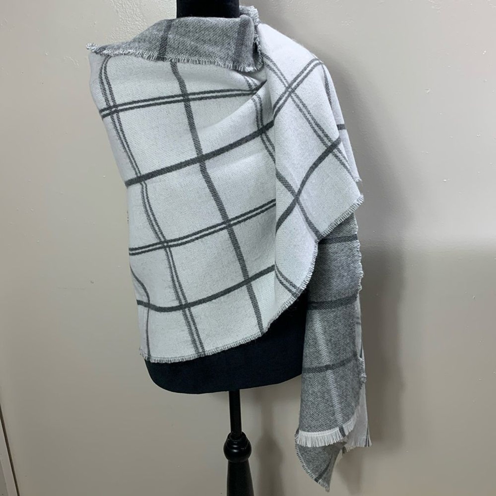 Loft Shawl Shrug 26” Inches Wide X 78” Inches Long Gray & White