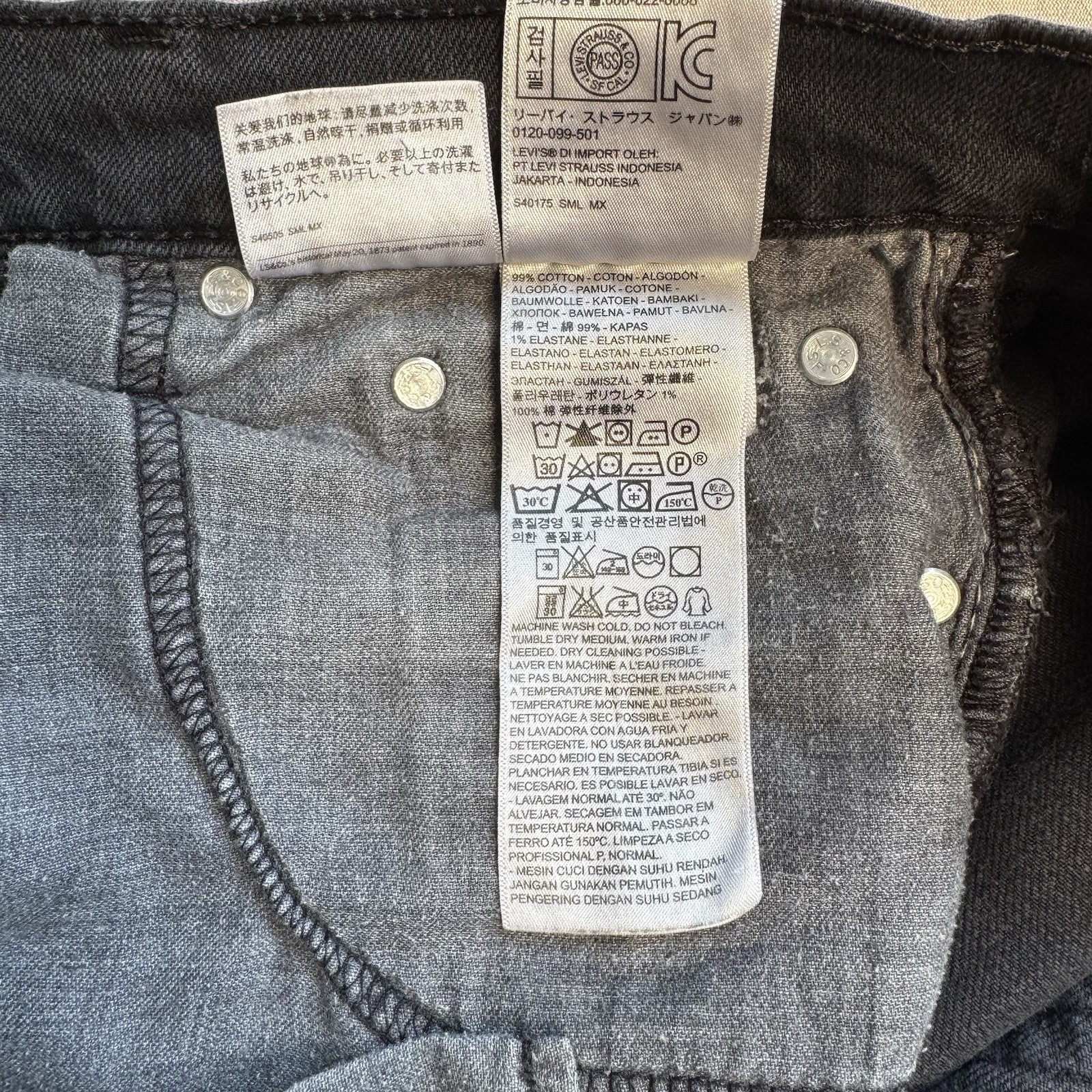 Levi’s 511 Men 30×30 Jeans Black Distressed Paint Splatter Stains Artful Denim