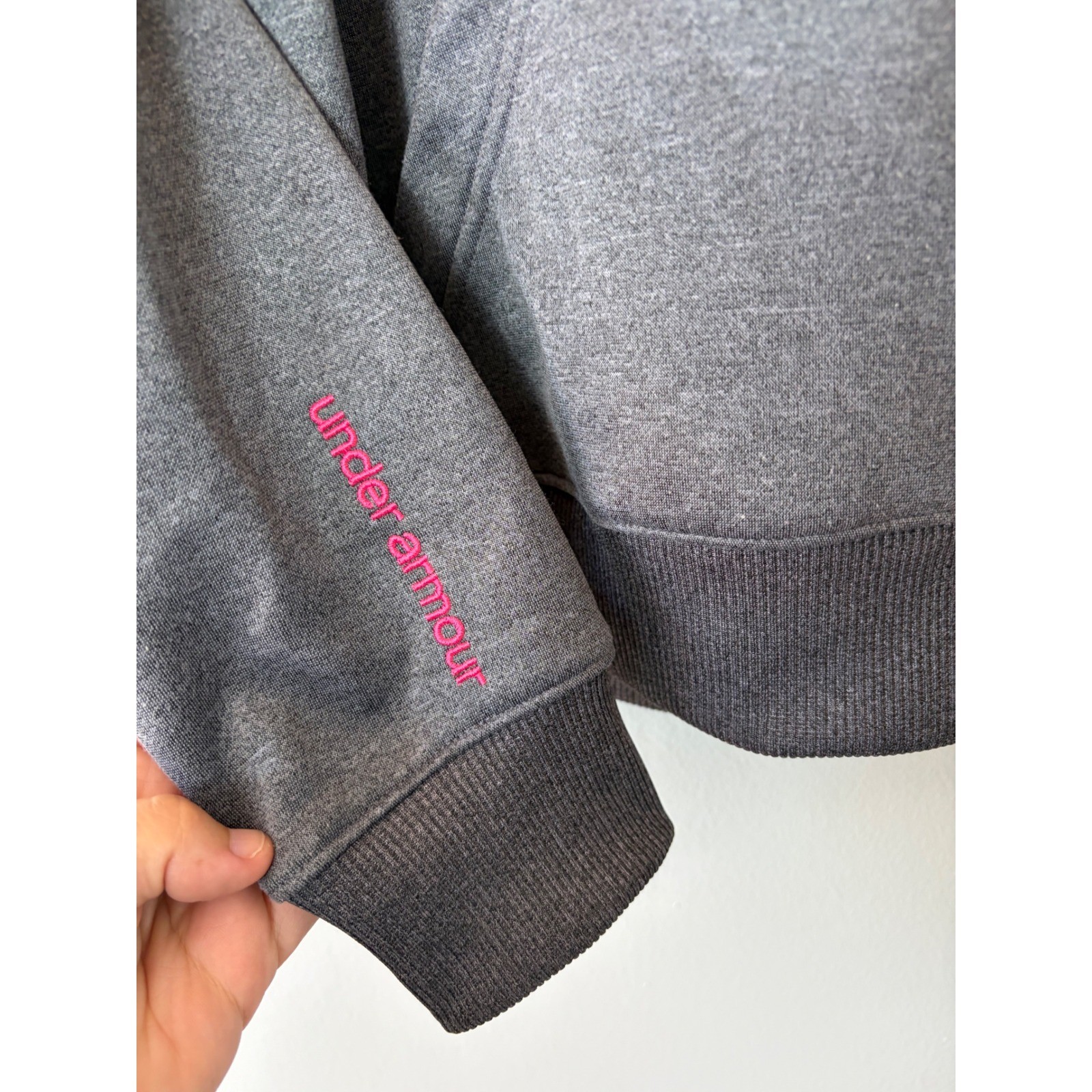 Under Armour Women’s Semi-Fitted Hoodie Gray Pink Geometric Logo Pullover Medium