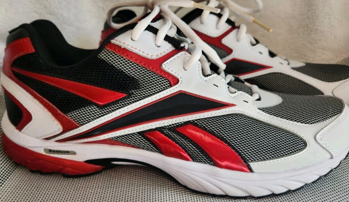 Reebok Men’s Size 10.5 ~ Reebok Sneakers Pheehan Run Leather Mesh Red Black