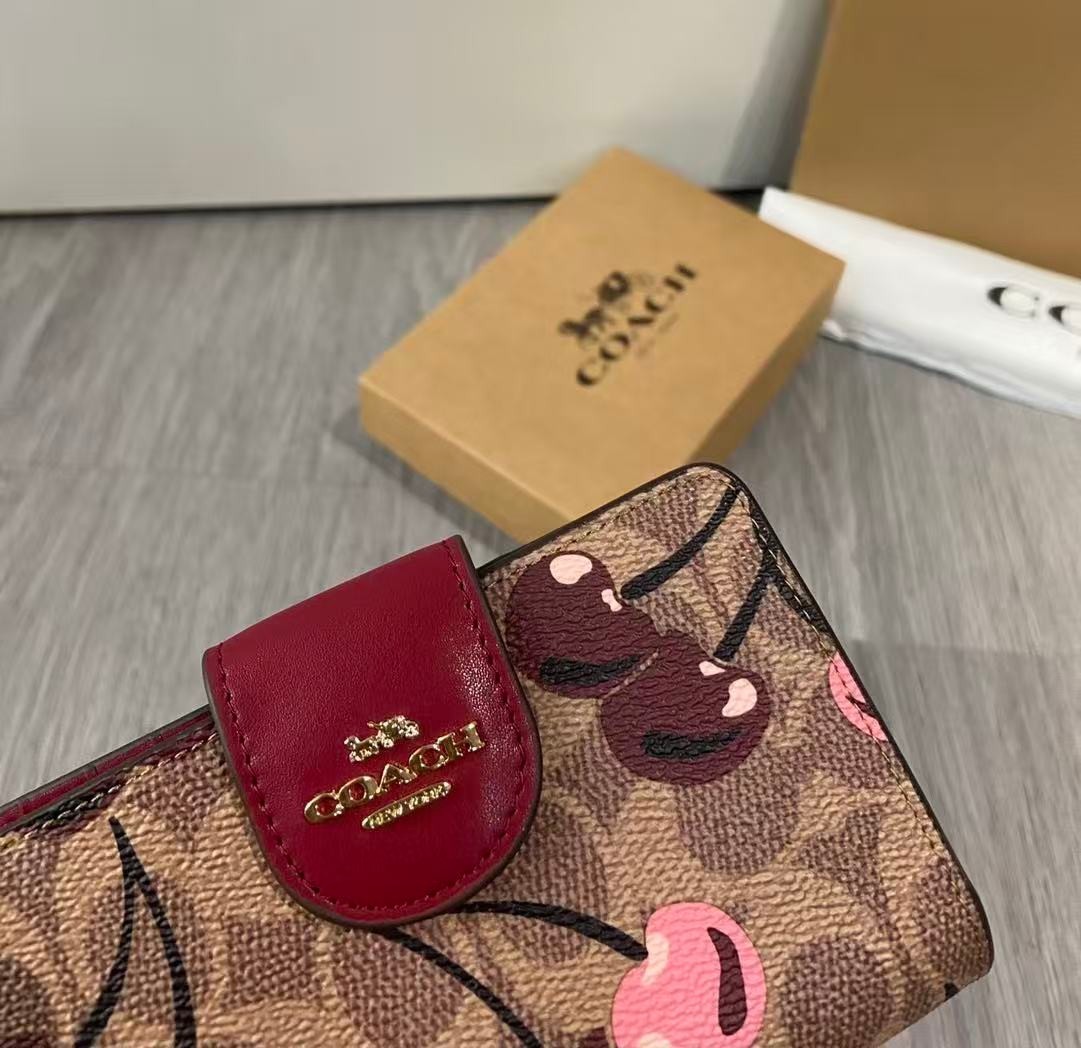 Coach Med Corner Zip Wallet Clutch CZ342 Brown Signature Canvas Cherry Print!!