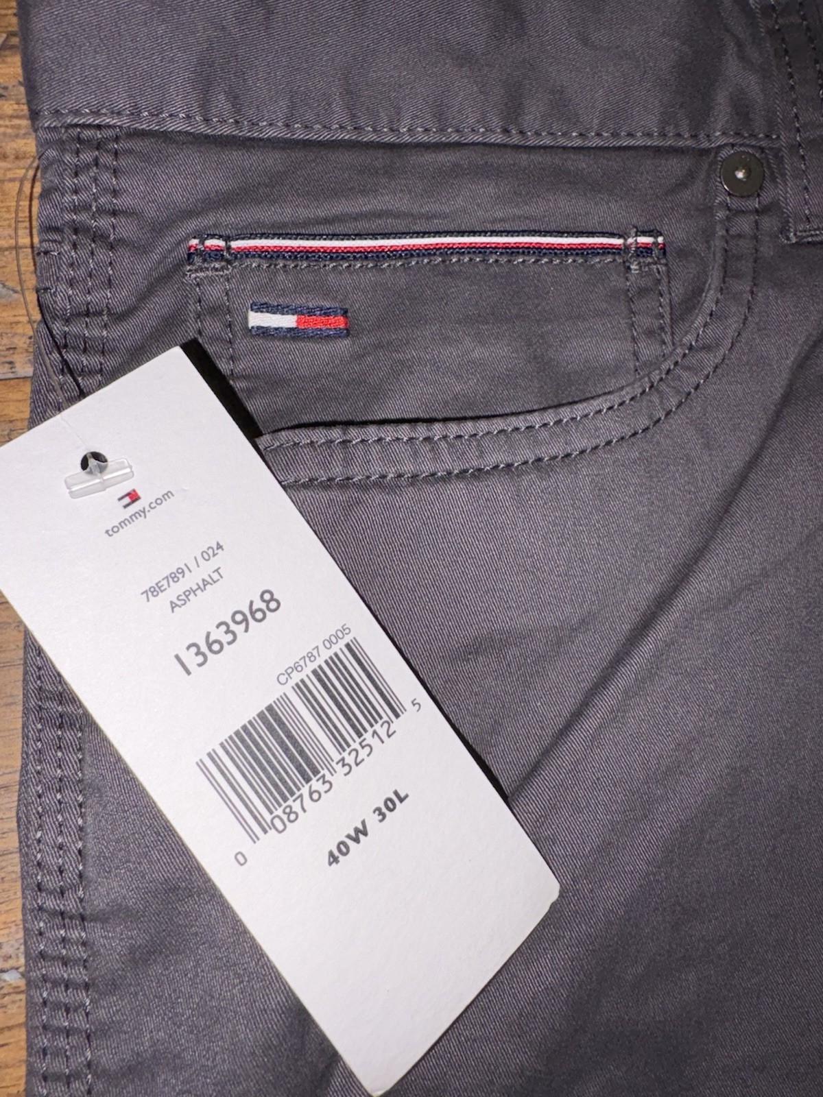 NWT Tommy Hilfiger THFLEX Pants Asphalt Gray Men’s 40×30 78E7891 Chino Pants