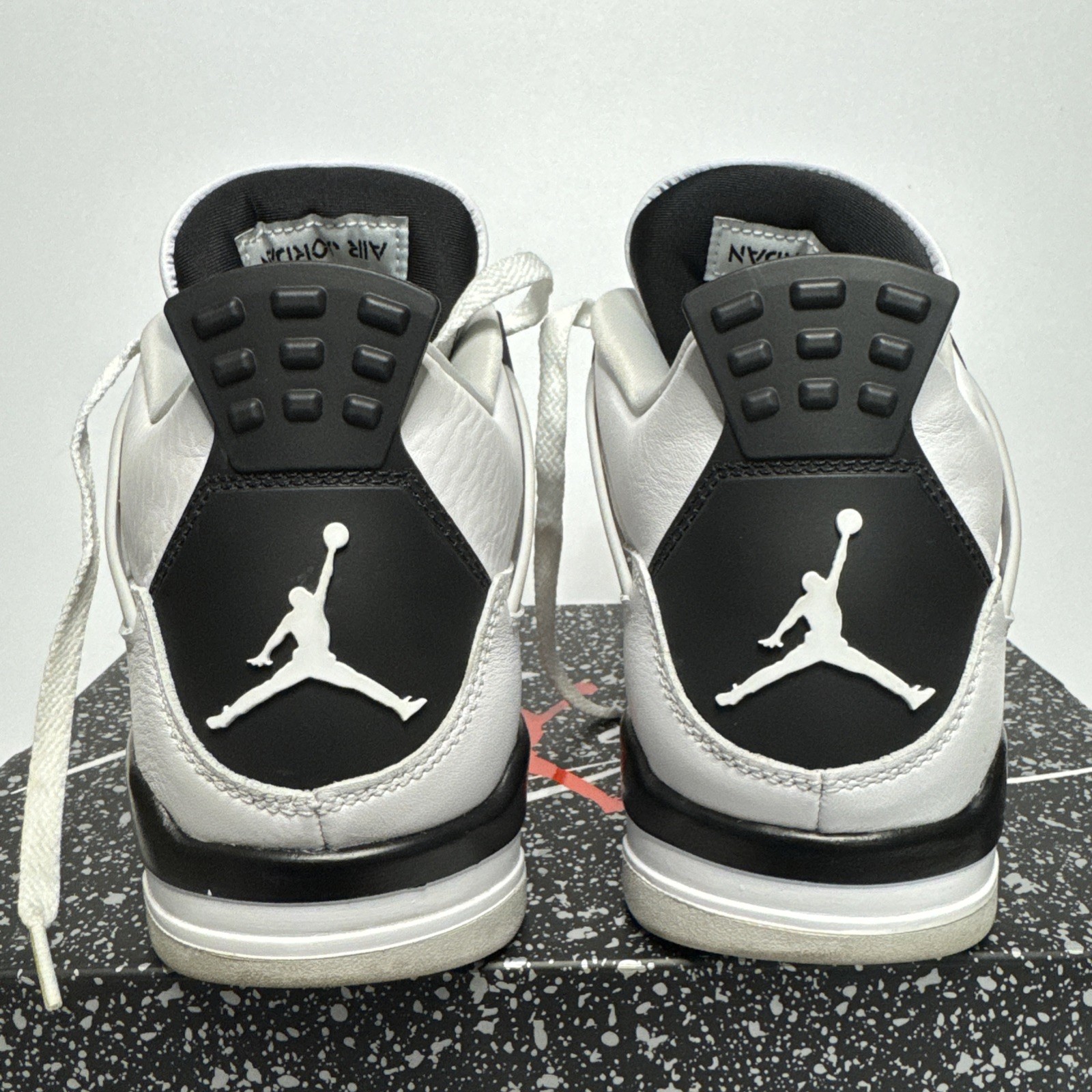 Air Jordan 4 Retro Military Black Size 9 Men’s Pre Owned Excellent Condition