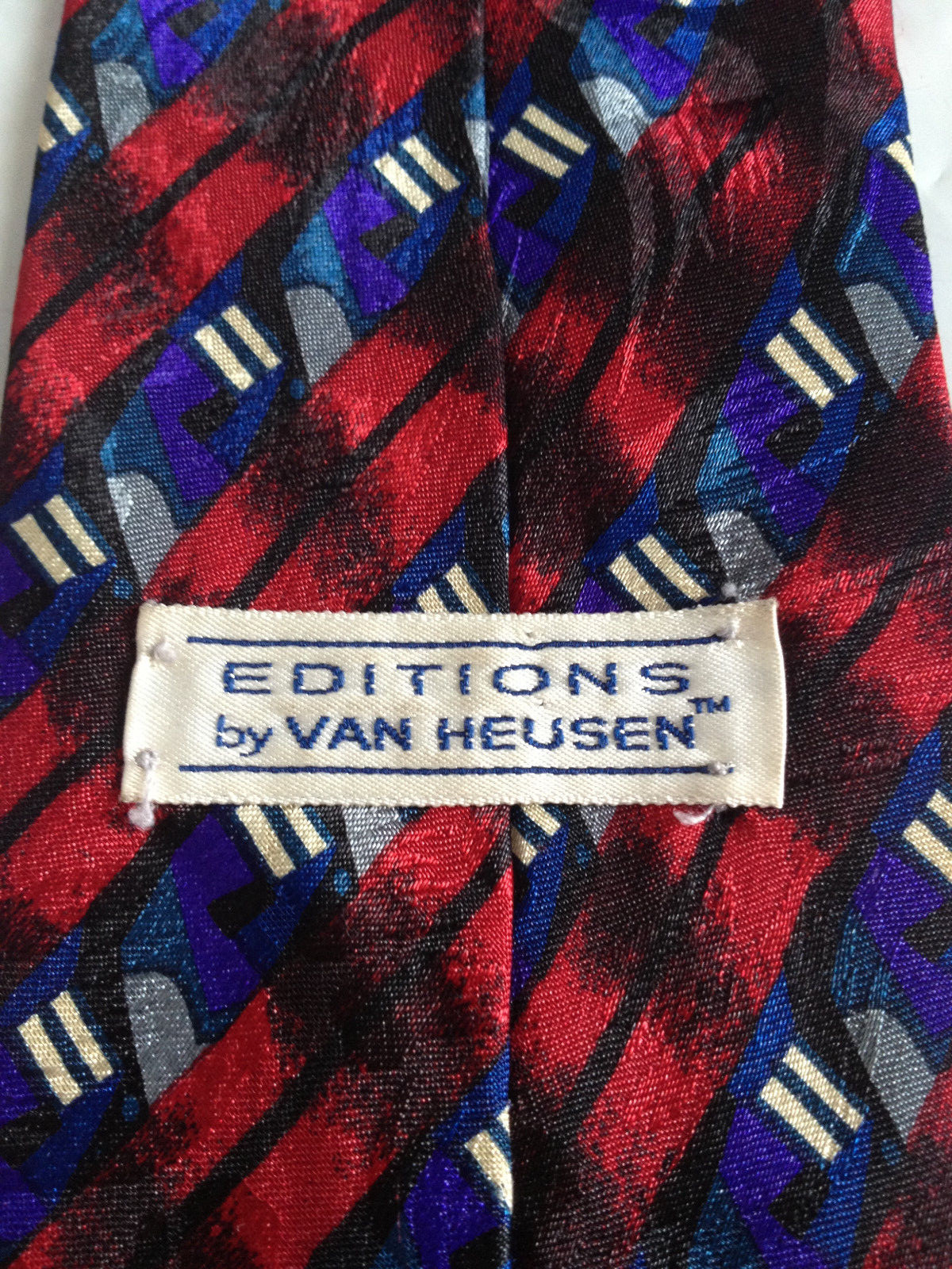 Red Blue Purple Tie Necktie VAN HEUSEN 8036a