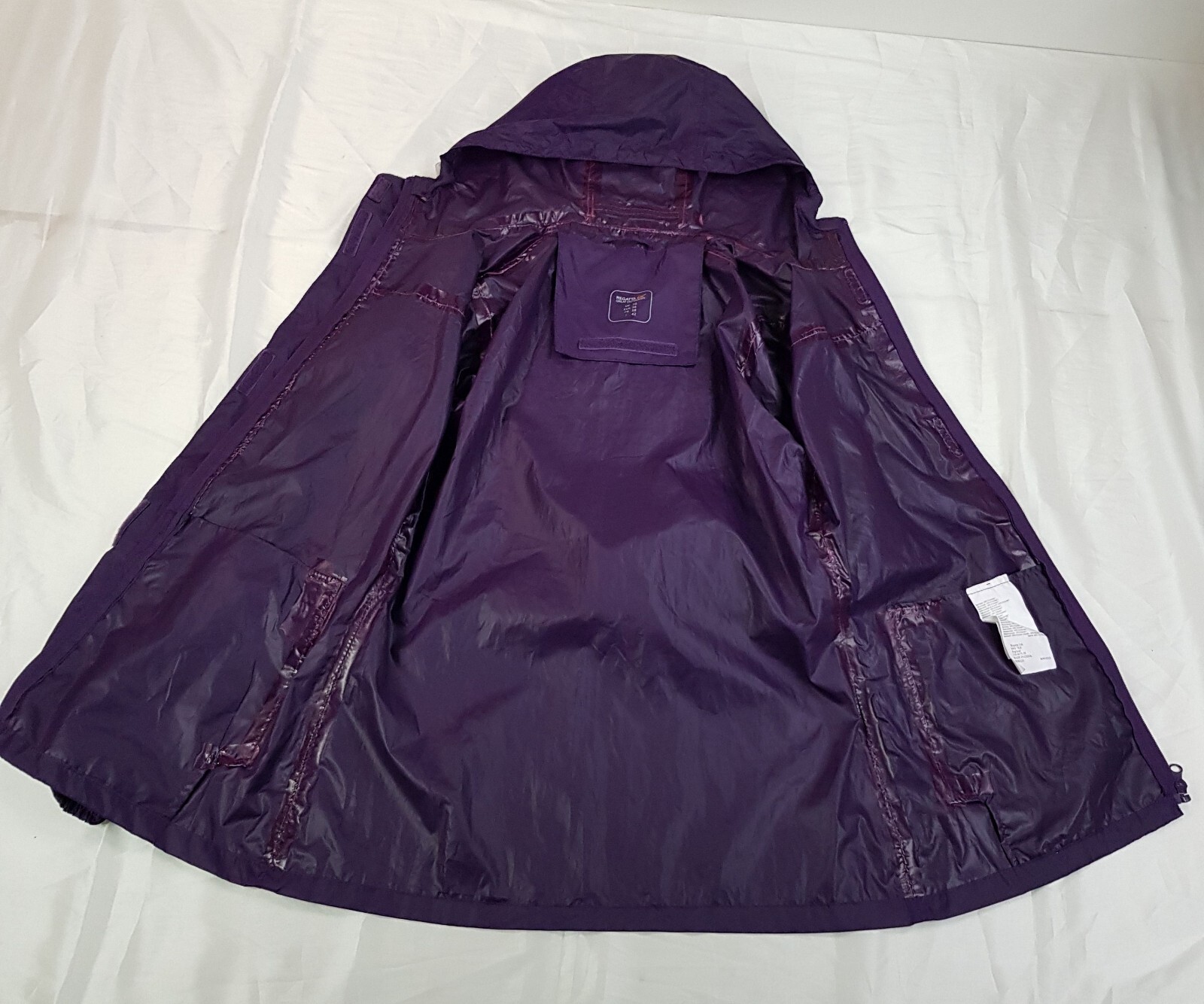 REGATTA SIZE 10UK M WOMENS PURPLE WATERPROOF LIGHTWEIGHT JACKET HOODED RAINCOAT