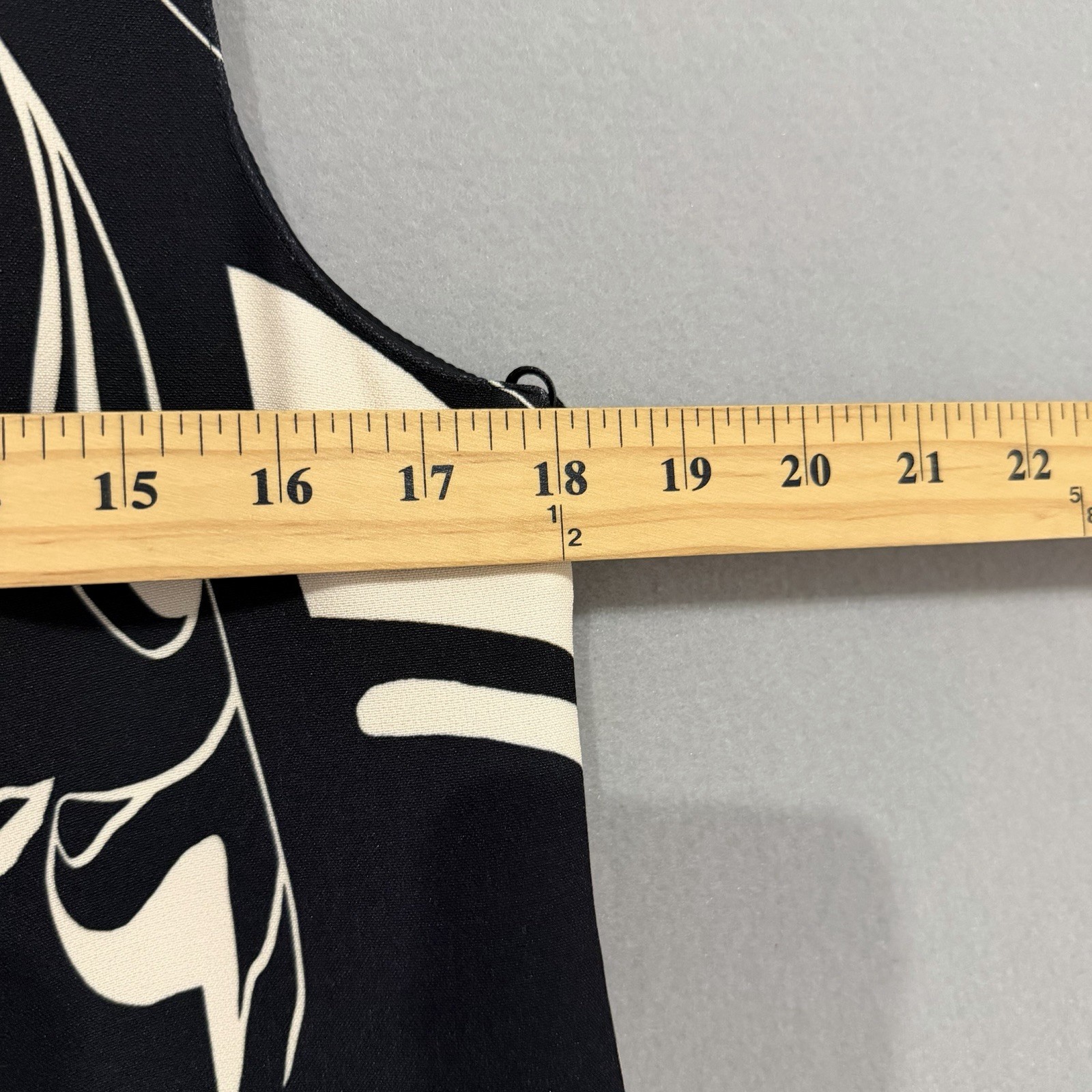 Fuzzi Dress Women’s Size IT 42 US 6 Black Two-Tone Sleeveless Mini Crepe Dress