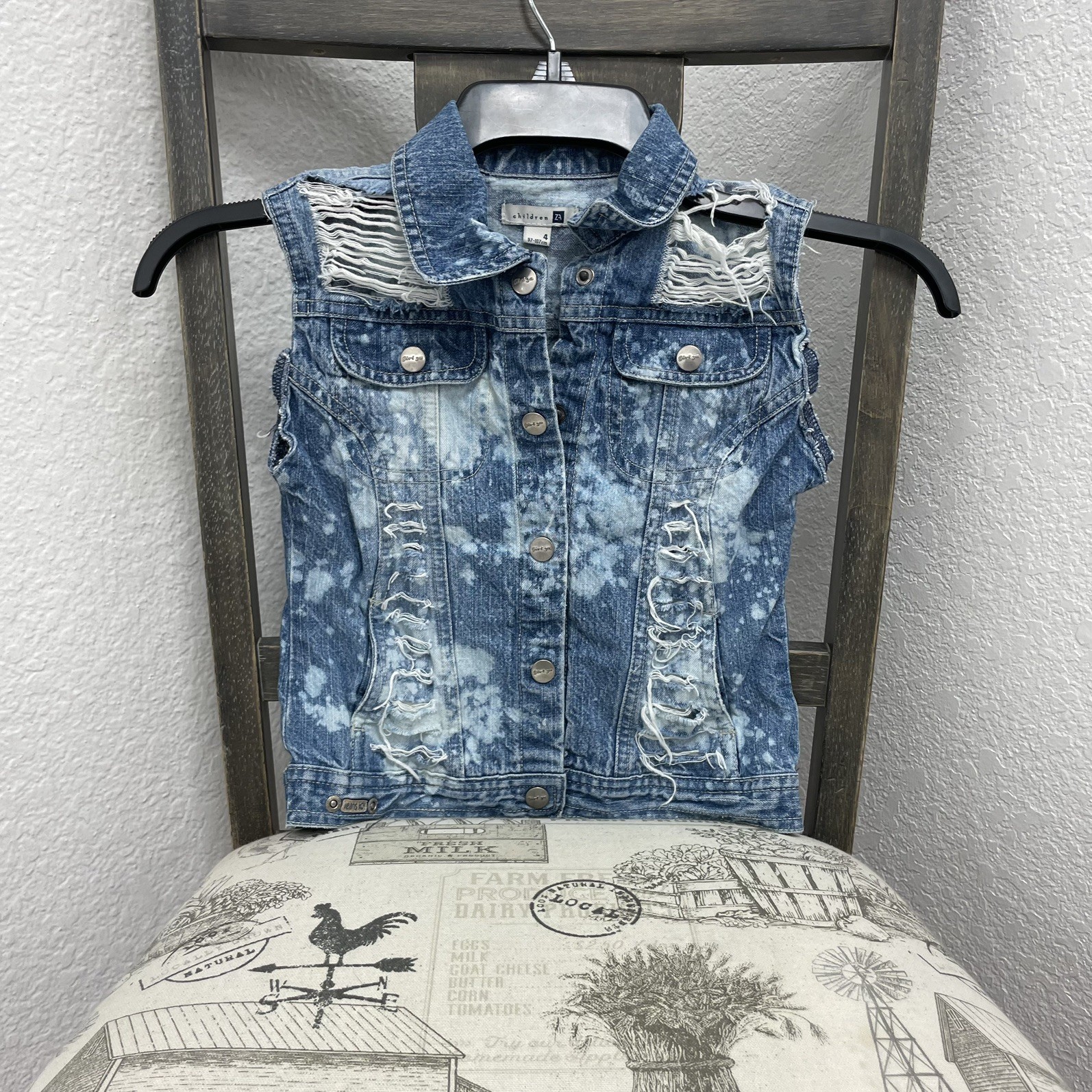 Girls Sz 4 97-107cm White washed jeans Jacket W/ Johnny Cash Embroidered Grunge