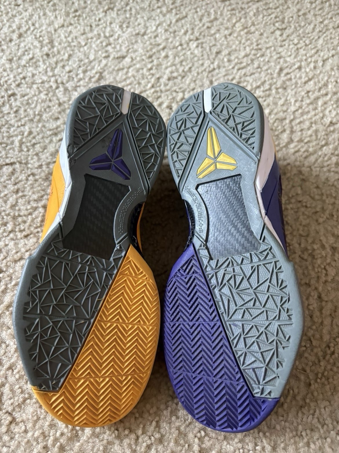 Nike Men’s Basketball Low Top Lace-Up Sneakers Purple/Yellow Colorblock Rubber