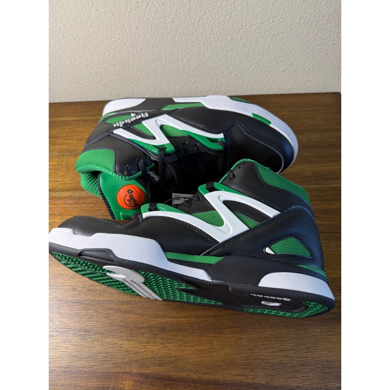 Reebok Pump Omni Zone II Mens 10.5 Black Green New GX3779 Hexalite Basketball