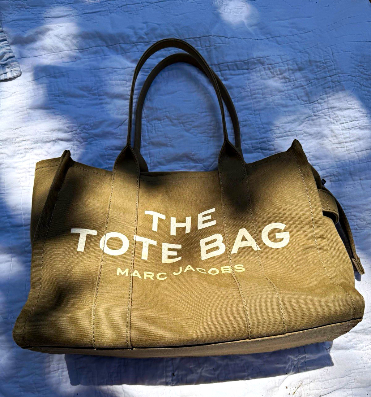 Marc Jacobs The Tote Bag Large Beige Zip Tote w/ Detachable Strap, Pockets